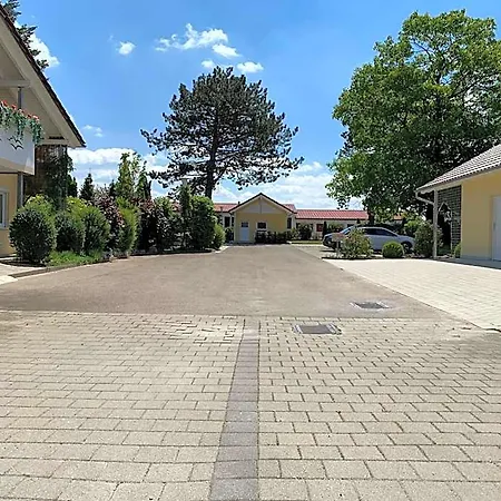 Zum Fliegerwirt Hotel Mengen