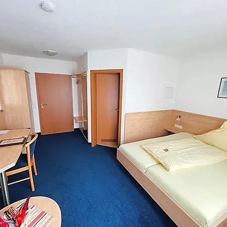 Zum Fliegerwirt Hotel Mengen