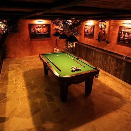 מלון Zum Fliegerwirt 3*